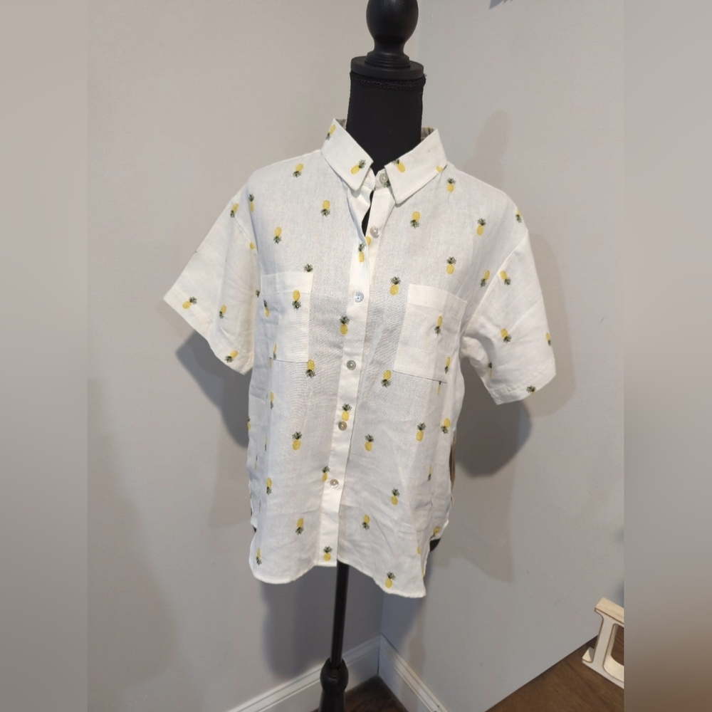 Rae Dunn Pineapple Linen Button Down Shirt Top